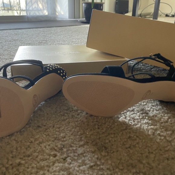 Michael Kors Raquel studded suede - Picture 4 of 4